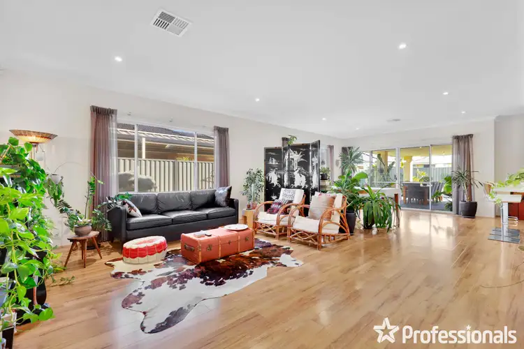 9 Chatham Way, Harrisdale WA 6112
