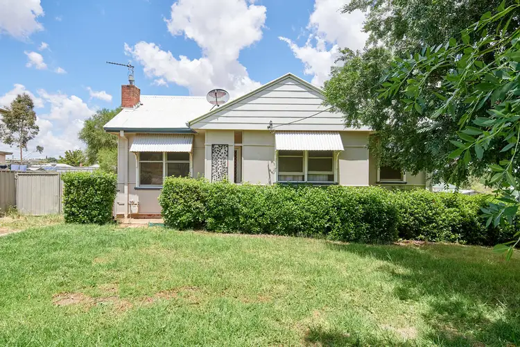 13 Lillian Street, Junee NSW 2663