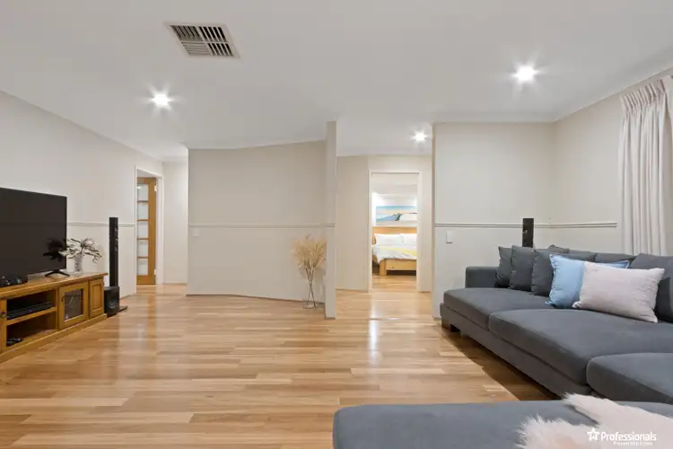 Seventh view of Homely house listing, 8 Basildon Way, Parkwood WA 6147