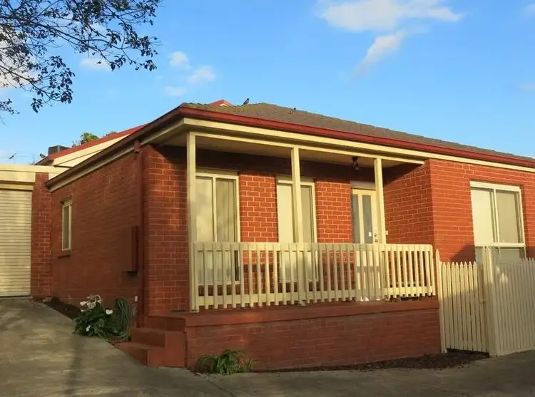 Main view of Homely unit listing, 2/18 Yarrinup Avenue, Chadstone VIC 3148