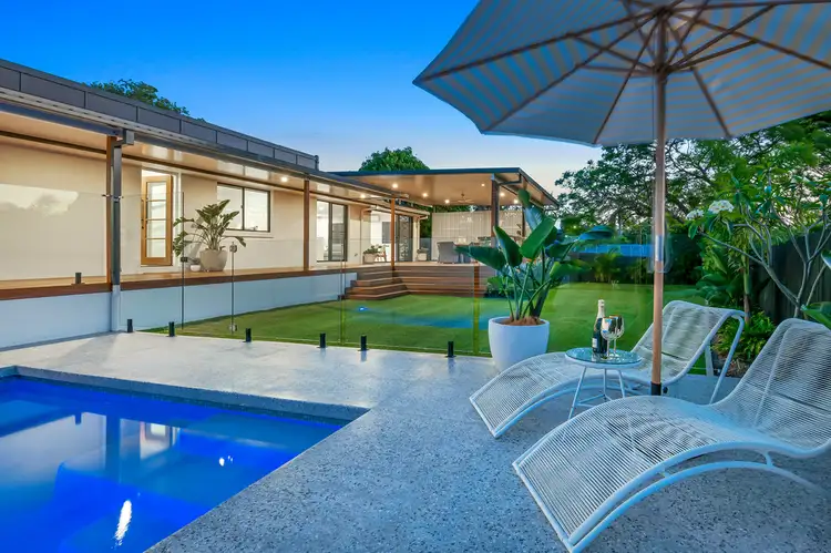 16 Warrigal Crescent, Ashmore QLD 4214