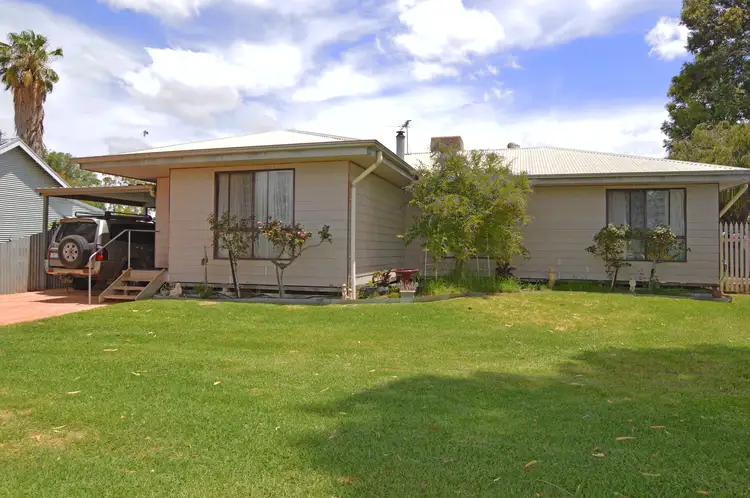 Second view of Homely house listing, 723 Woomera Avenue, Red Cliffs VIC 3496