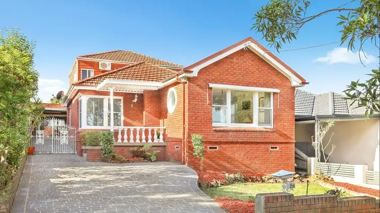 8 Doonkuna Street, Beverly Hills NSW 2209