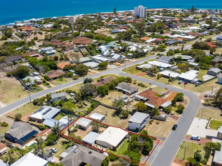 Second view of Homely house listing, 8 SCRIVENER PLACE, Halls Head WA 6210