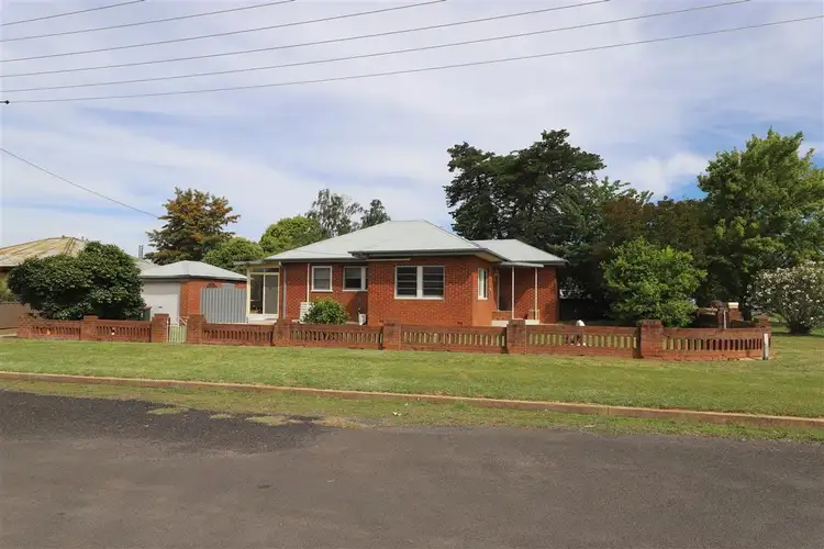 104 Russell Street, Tumut NSW 2720