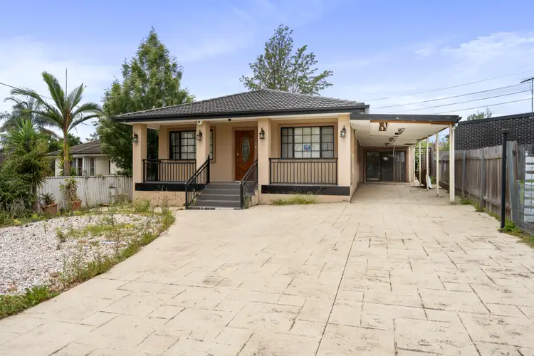 3 Leo Ave, Lurnea NSW 2170