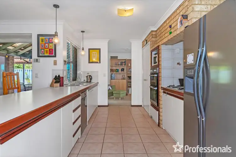 Sixth view of Homely house listing, 8 Springfield Court, Warnbro WA 6169