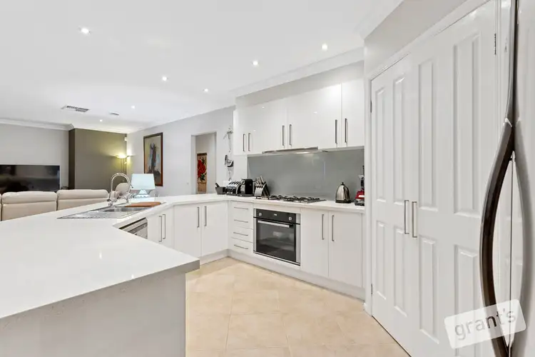 Sixth view of Homely house listing, 4 Sunridge Place, Berwick VIC 3806