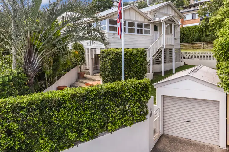 22 Goldsworthy Avenue, Hamilton QLD 4007