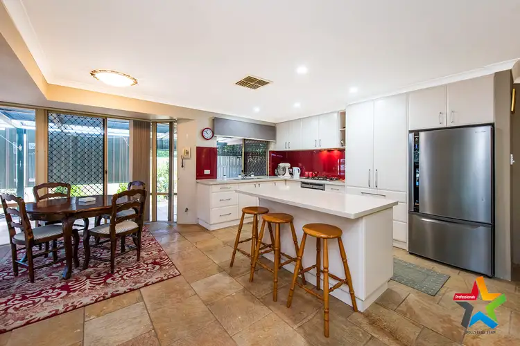 13 Pagnell Way, Swan View WA 6056