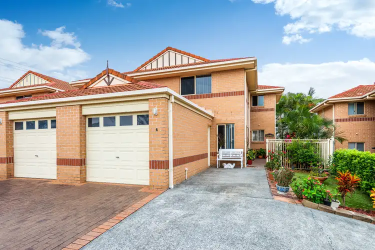 4/427 Pine Ridge Road, Runaway Bay QLD 4216