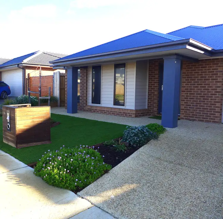 9 Mallacoota Crescent, Armstrong Creek VIC 3217