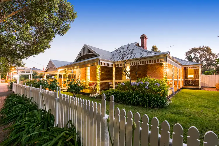 19 Swan Street East, Guildford WA 6055