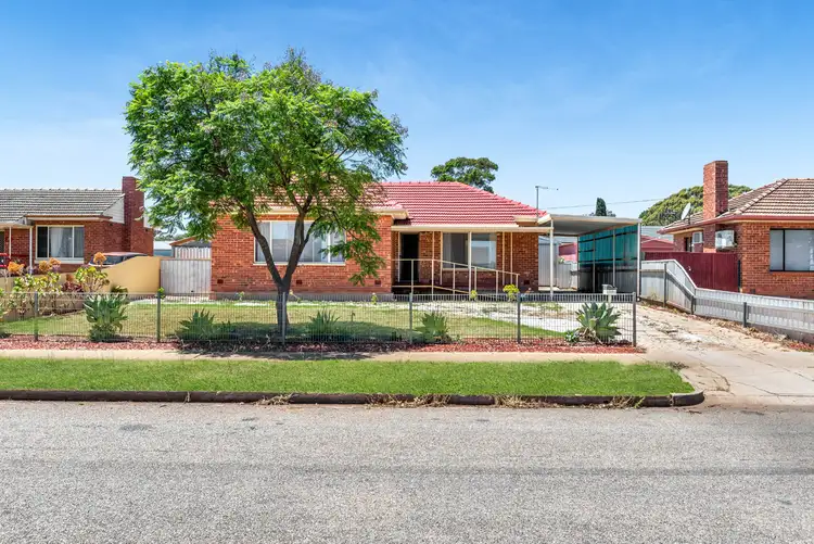 18 Crisp Road, Elizabeth Downs SA 5113