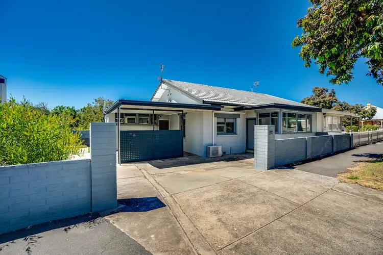 8 CARLYLE STREET, Victor Harbor SA 5211