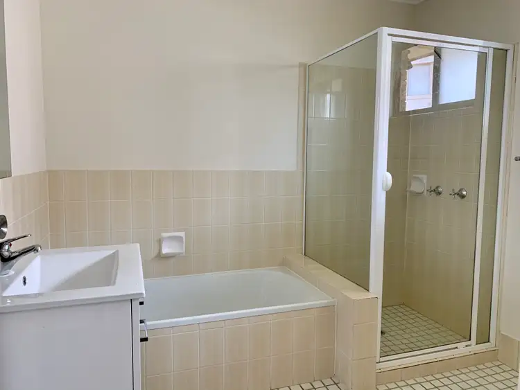 Fifth view of Homely house listing, 2/36 Abalone Avenue, Paradise Point QLD 4216