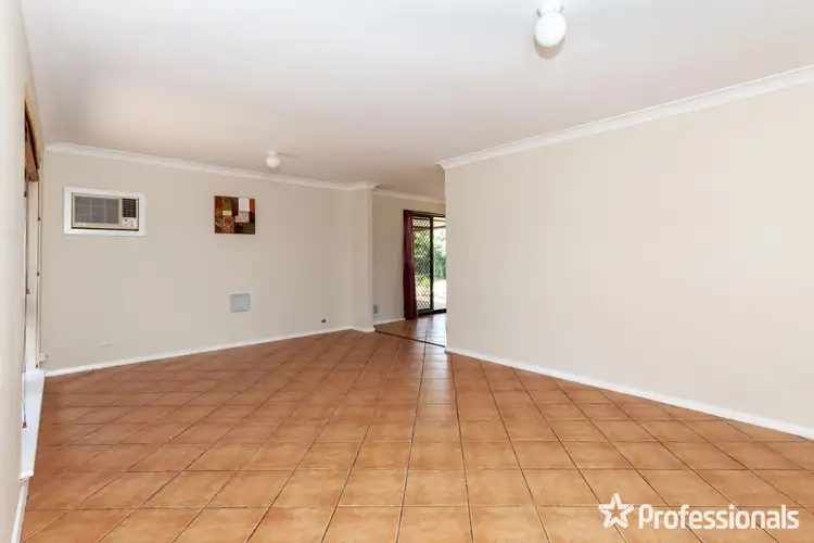 Seventh view of Homely house listing, 15 Harlow Court, Camillo WA 6111