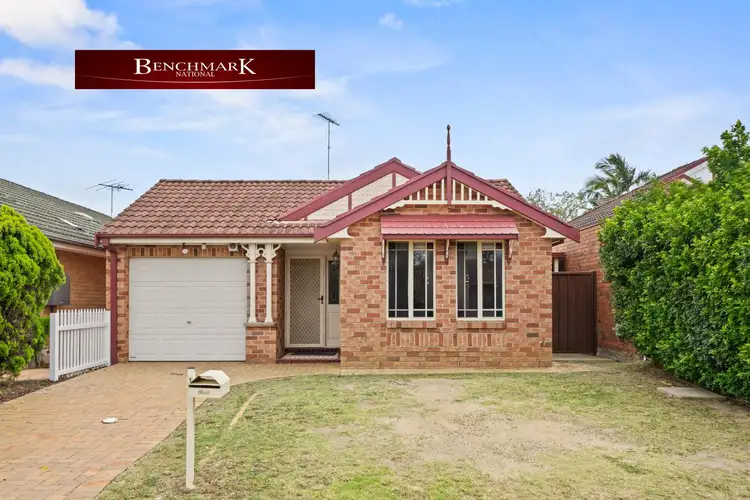17 Castlerock Court, Wattle Grove NSW 2173