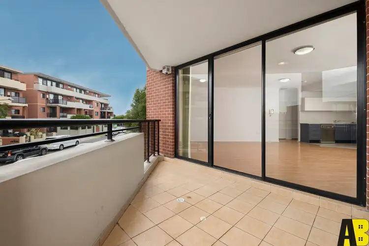 15/2-8 Kitchener Avenue, Regents Park NSW 2143