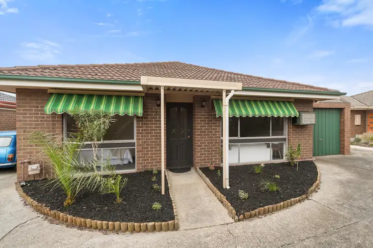 2/4 Embankment Grove, Chelsea VIC 3196