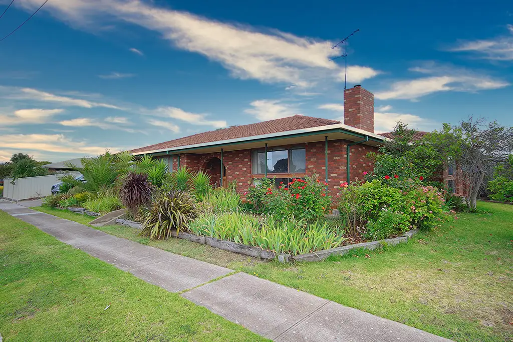 Main view of Homely house listing, 8 Windsor Crescent, Horsham VIC 3400