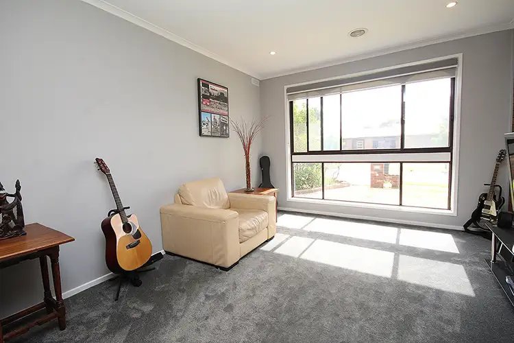 Fifth view of Homely house listing, 8 Windsor Crescent, Horsham VIC 3400
