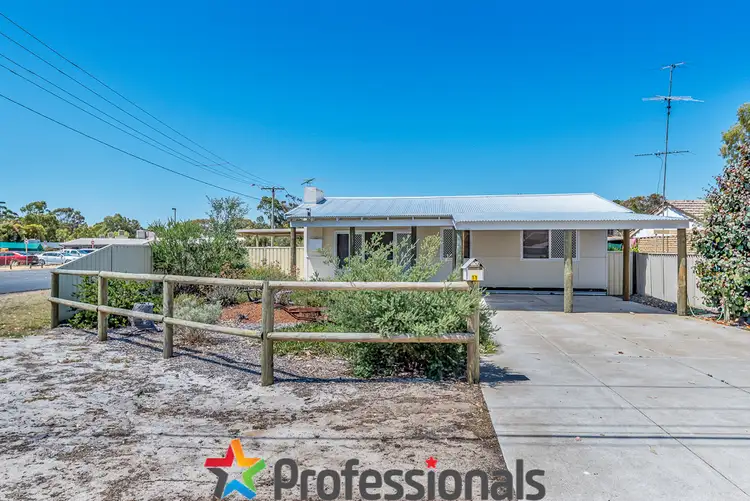 11 Dixon Avenue, Pinjarra WA 6208