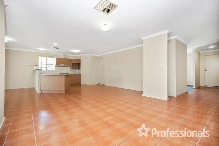 10 Elmore Pass, Ellenbrook WA 6069