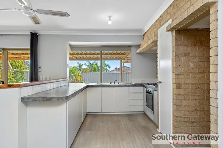 Sixth view of Homely house listing, 6 Chipper View, Parmelia WA 6167