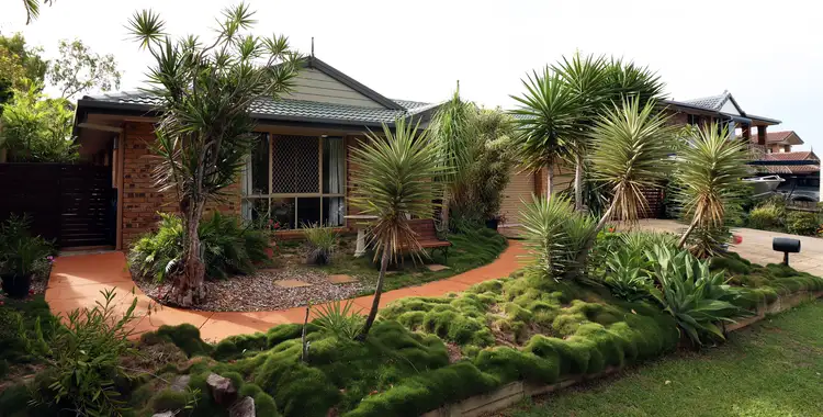 25 Robin Parade, Victoria Point QLD 4165