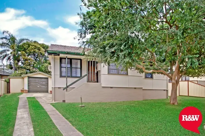 11 Waikanda Crescent, Whalan NSW 2770