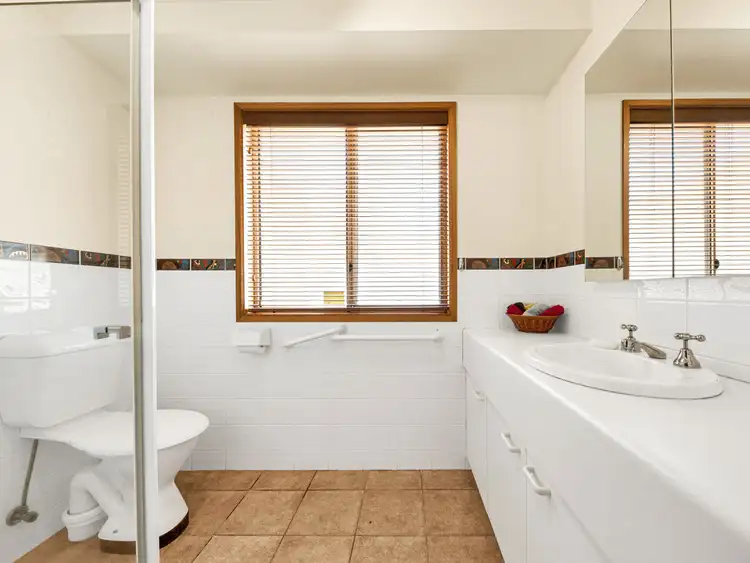 Fifth view of Homely house listing, 4 Brewer Drive, Wodonga VIC 3690