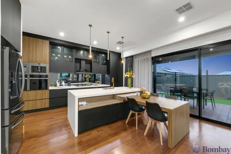 Seventh view of Homely house listing, 4 Nesting Vista, Craigieburn VIC 3064