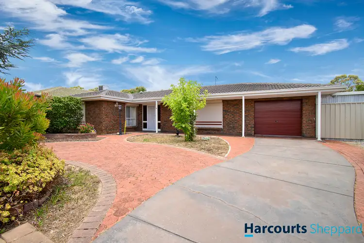 15 Moore Crescent, St Agnes SA 5097