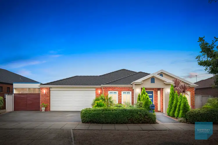 27 Oakview Parade, Caroline Springs VIC 3023