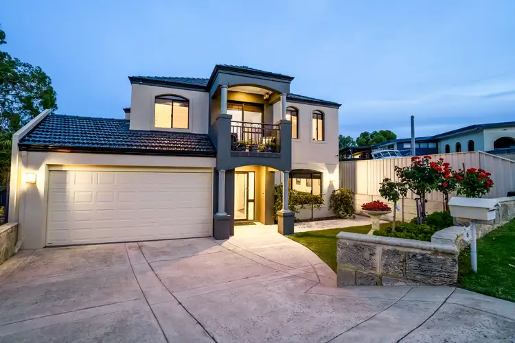 8 Challenger Place, Melville WA 6156