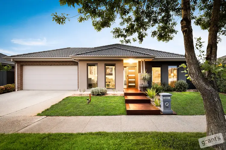 16 Wembley Circuit, Pakenham VIC 3810