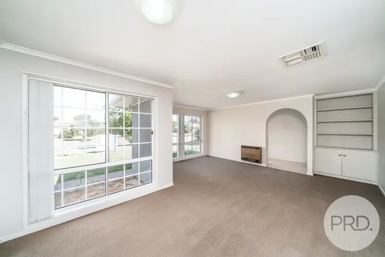 Second view of Homely house listing, 8 Nicholi Crescent, Lake Albert NSW 2650