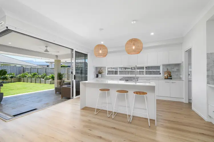 11 Lycett Street, Thrumster NSW 2444