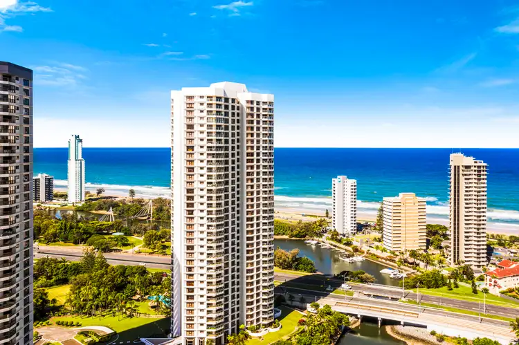 132/2 Admiralty Drive, Paradise Waters QLD 4217