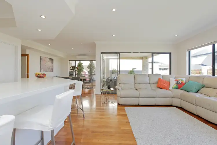 Seventh view of Homely house listing, 5 Podman Loop, North Coogee WA 6163
