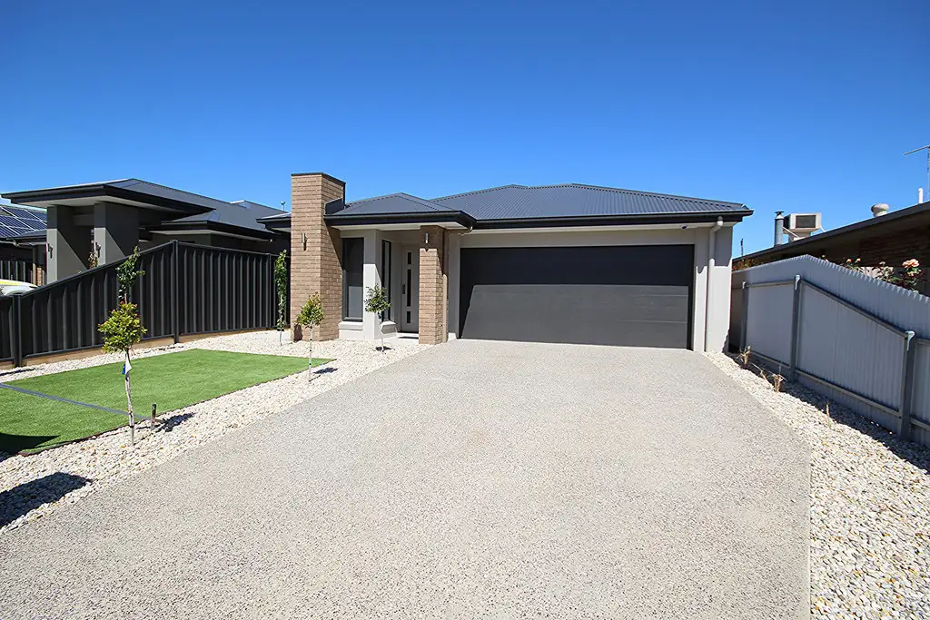 Main view of Homely house listing, 1/26 Vine Avenue, Horsham VIC 3400