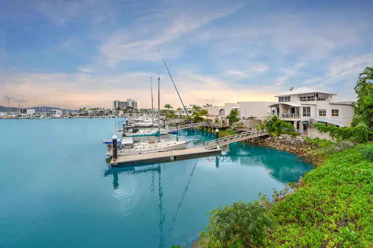 1/16 Sir Leslie Thiess Drive, Townsville City QLD 4810