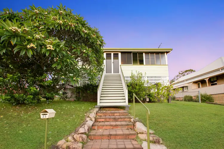 35 Pine Mountain Road, North Ipswich QLD 4305
