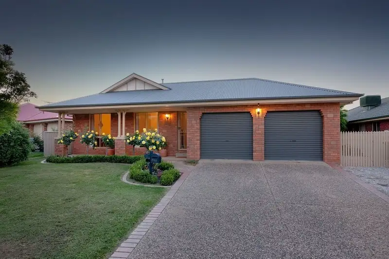 Main view of Homely house listing, 5 Saunders Crescent, Wodonga VIC 3690