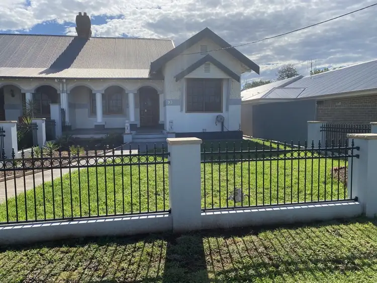 93 Hill Street, Parkes NSW 2870