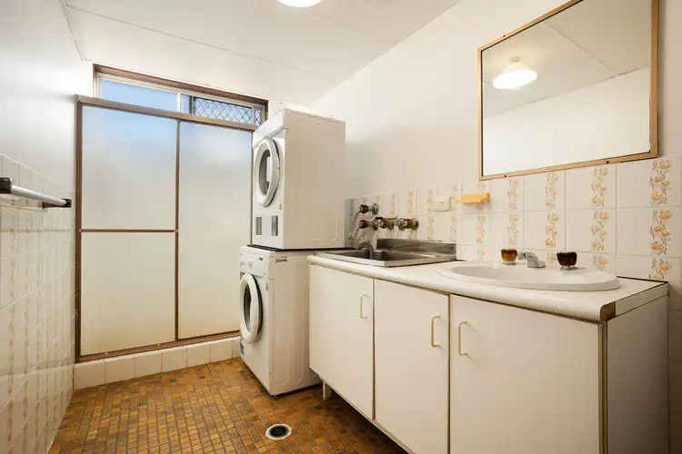 Sixth view of Homely apartment listing, 2/35 Second Avenue, Broadbeach QLD 4218