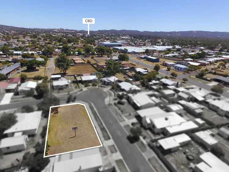 8 Steven Crescent, Ararat VIC 3377