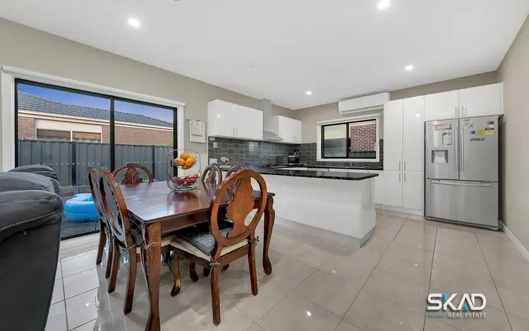 Fifth view of Homely house listing, 2 Falls Avenue, Craigieburn VIC 3064