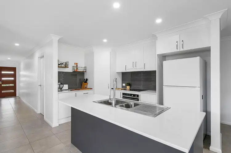3 Lycett Street, Thrumster NSW 2444